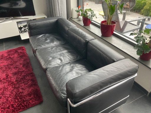 Canapé et 2 fauteuils Cassina LC2 de la marque Le Cobusier