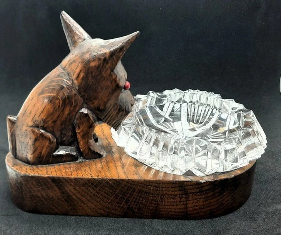 Image 1 of Posacenere vintage in legno intagliato a forma di cane e cristallo della Foresta Nera – Foresta Nera
