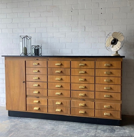 Image 1 of Vintage mid-century apotheekkast,apothekerskast,ladenkast