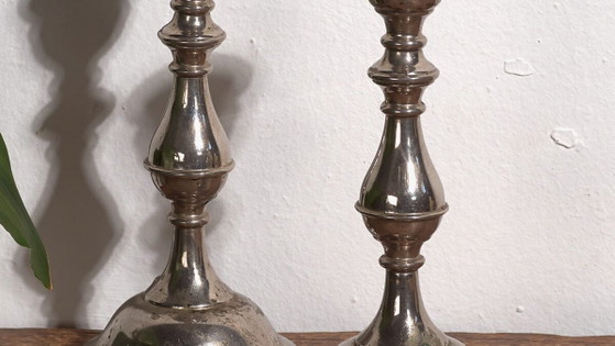 Bougeoirs anciens (c.1920). Lot de 2 pièces #9 – Bougeoirs et chandeliers (photo 3 of 18)