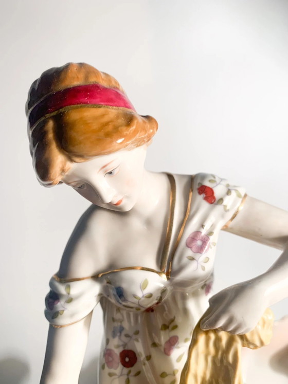 Sculptures en céramique française d'une dame avec des paniers, années 1940 (photo 14 of 14)