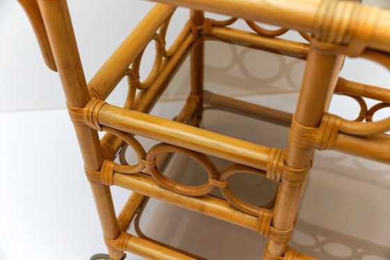 Image 1 of Carrito de servicio de bambú y vidrio ahumado con portabotellas, Italia, años 50