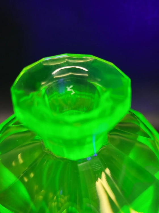 Image 1 of Val Saint Lambert “Montmartre” shaker / karaf met 2 glazen in uraniumglas ca. 1930