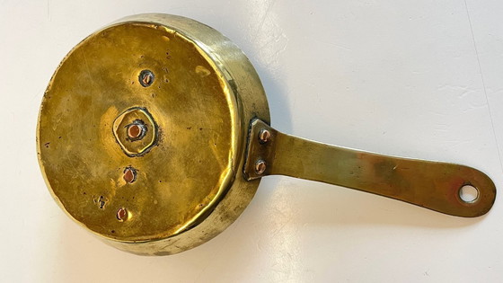 Image 1 of Antiker, niedriger Kerzenleuchter aus massivem Messing