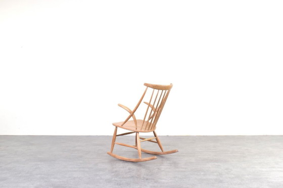 Image 1 of Fauteuil à bascule en chêne style Mid-Century par Illum Wikkelsø pour Niels Eilersen, années 1950.