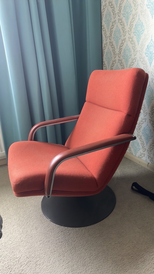 Fauteuil pivotant Artifort F142