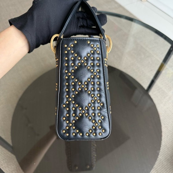 Image 1 of DIOR LADY SMALL FLAP - PELLE DI VITELLO CANNAGE CON BORCHIE NERE E MATERIALI ORO