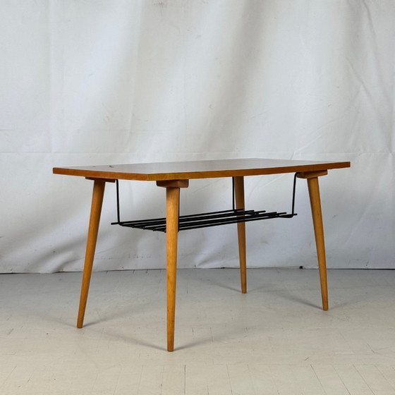 Image 1 of Tsjecho-Slowaakse salontafel met stalen krantenhouder, 1960