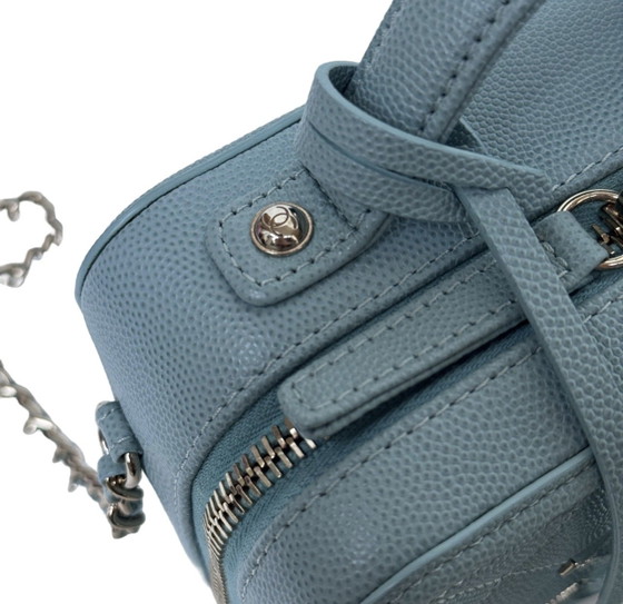Image 1 of Tocador de Chanel