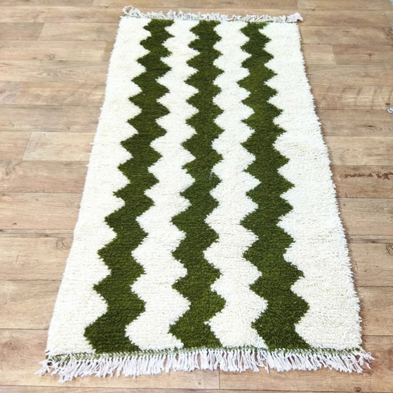 Image 1 of Tapis Azilal à rayures crème et vert olive / Tapis Azilal crème à rayures vert olive (180×100 cm)