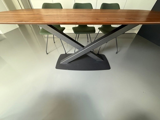 Bert Plantagie Oxxi Walnut Kitchen Table