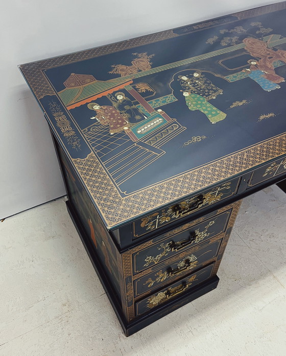 Image 1 of Vintage Chinees Bureau met Glazen Bovenblad