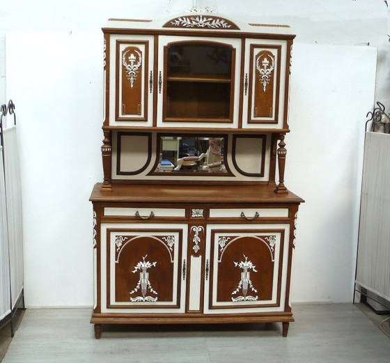 Image 1 of Antico buffet in rovere massiccio con inserti in crema, 1900 circa, stile guglielmino / Art Nouveau