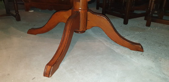 Image 1 of Couchtisch aus Kirschholz im Jugendstil mit abfallenden Ohren