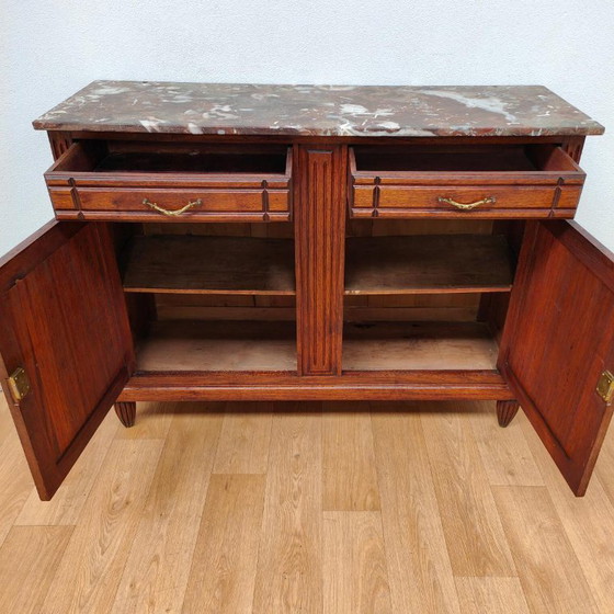 Buffet, commode et coiffeuse de salle de bains de style français ancien avec plateau en marbre – Buffet bas (photo 3 of 12)