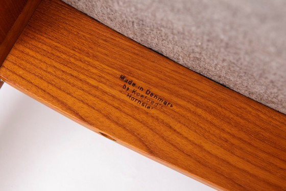 Een paar Niels Koefoed teakhouten eetkamerstoelen, Deense moderne stoelen uit de jaren 70, lichtbeige wollen (photo 9 of 11)
