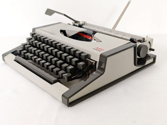 Image 1 of Machine à écrire AEG Olympia Traveller de Luxe S