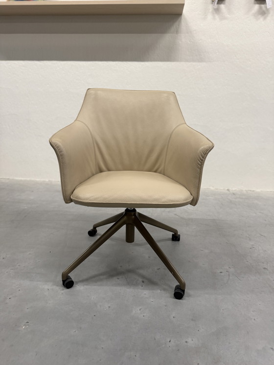 Image 1 of Leolux Mara Twist Sedia girevole Senso Blossom pelle