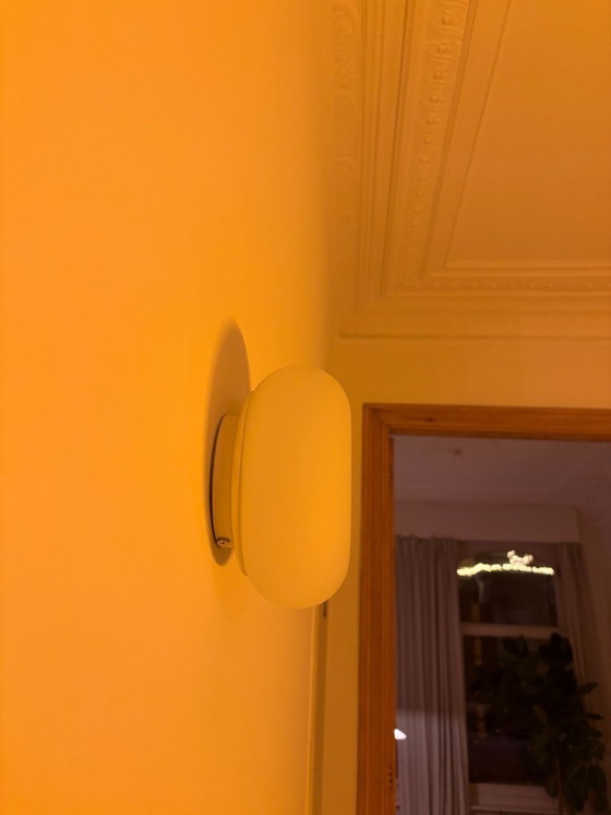 Image 1 of Minimalistische Scandinavische wandlamp van opaalglas