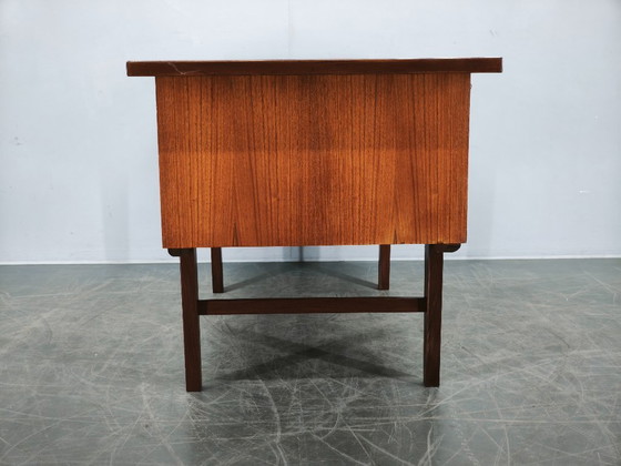 Image 1 of Bureau de Direction Moderne en Teck, Danemark, J. Svenstrup pour A.P. Møbler, 1960s