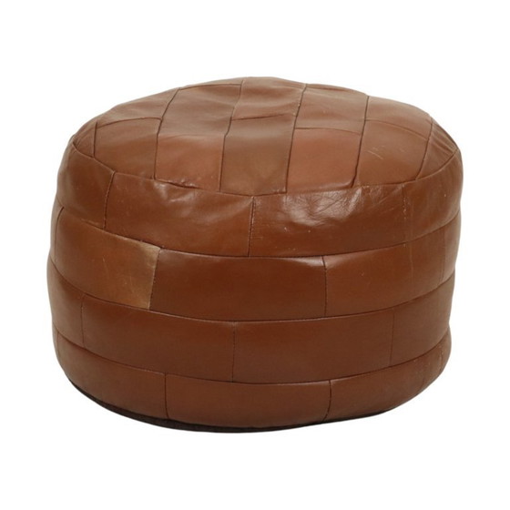 Image 1 of Pouf rotondo vintage in similpelle con patchwork