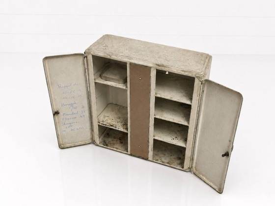 Image 1 of Vintage Franse metalen medicijnkast, jaren 1940