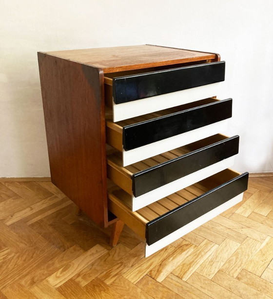 Image 1 of Gabinete U-453 a medida de Jiri Jiroutek