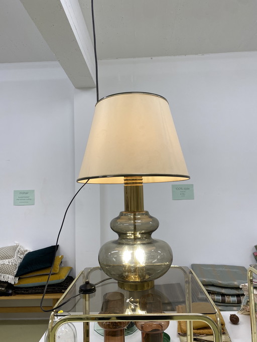 Prachtige Doria Leuchten lamp met rookglas lampvoet met licht, creme lampenkap