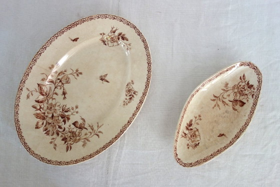 Image 1 of 2 plats de service Terre De Fer Gien modèle Mai vers 1900