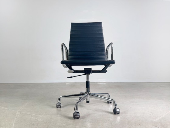 Image 1 of Vitra EA 119 office chair Charles & Ray Eames Hopsak leather high
