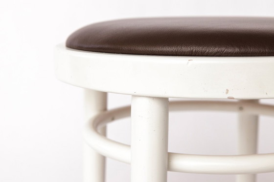 Image 1 of Sgabello vintage Thonet - Legno laccato bianco e pelle marrone - Anni '90-2000