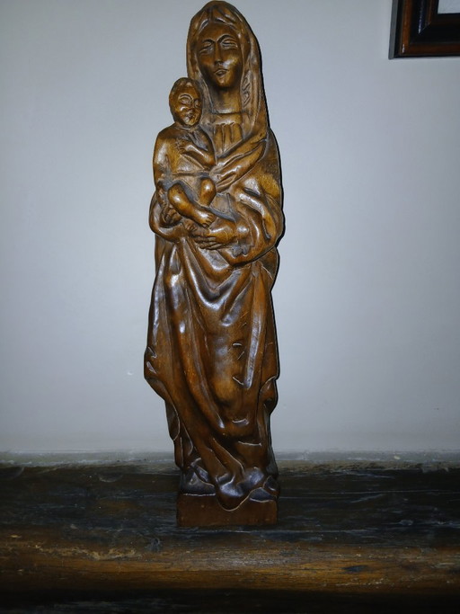 Wooden statue of the Virgin Mary – beeldhouwkunst