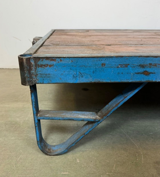 Image 1 of Großer blauer Industrie-Couchtischwagen, 1960er Jahre