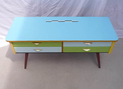 4-drawer low chest