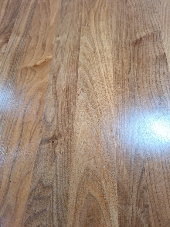 Image 1 of Table de salle à manger scandinave en noyer