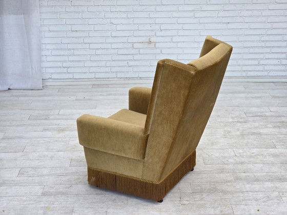 Image 1 of Deense fauteuil met hoge rugleuning uit de jaren 70, bekleed met honinggeel meubelvelours.
