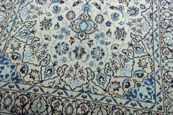 Image 1 of Handgeknoopt Perzisch tapijt - Nain 9 La met zijde 206 x 127 cm