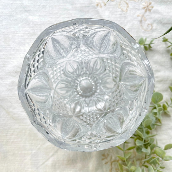 Kleine Vintage Glazen Vaas met Geometrisch Patroon – Vazen (photo 9 of 12)