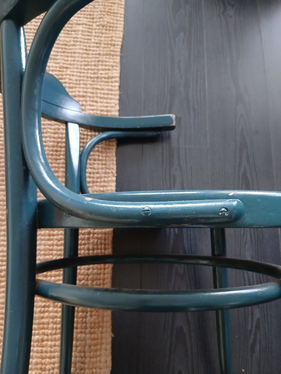 Zwei Thonet Stühle., Esszimmerstühle, Holz, Grün (Foto 4 von 17)