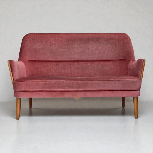 Schwedisches 2-Sitzer-Sofa aus den 1970er Jahren, rosa Möbelvelours, Buchenholz.