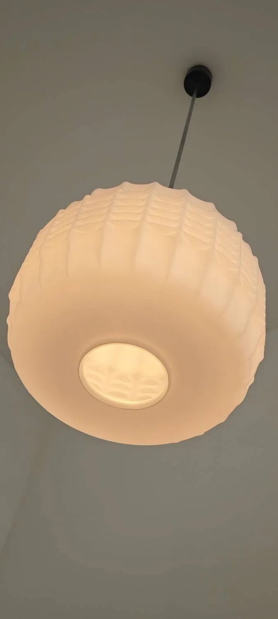 Opaline suspension origami lantern Czechoslovakia 1960 – Pendant lamps, Porcelain, Plastic (photo 7 of 16)