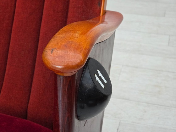 Image 1 of Fauteuils de cinéma/théâtre danois des années 1950, en velours d'ameublement, état d'origine.