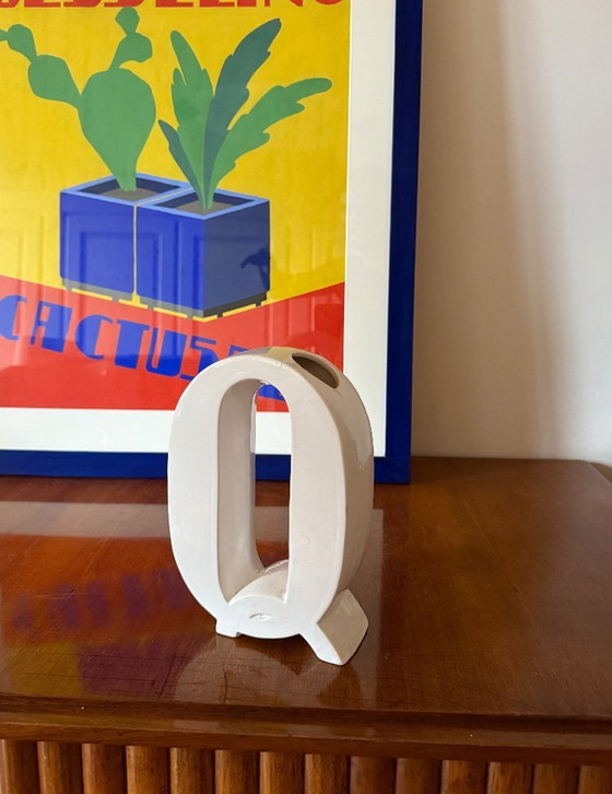 Image 1 of Space age white Q letter shaped ceramic solifleur vase, Marcel Radureau France ca. 1970