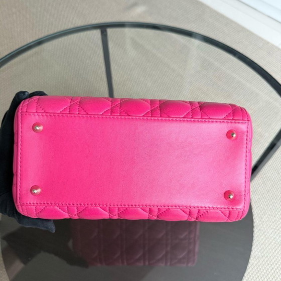 Image 1 of DIOR LADY MEDIUM - CANNAGE LAMSLEER FELROZE GOUDEN BESLAG
