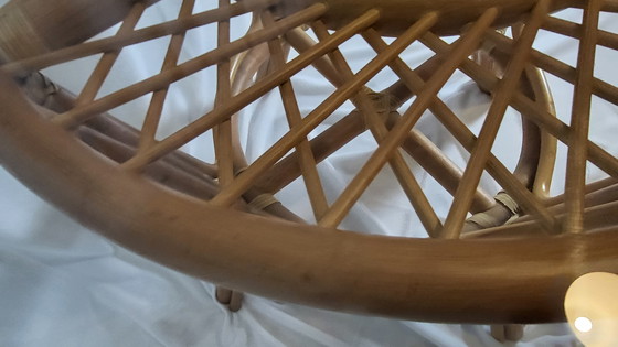 Image 1 of Rotan tafel met glazen blad Frankrijk 1970