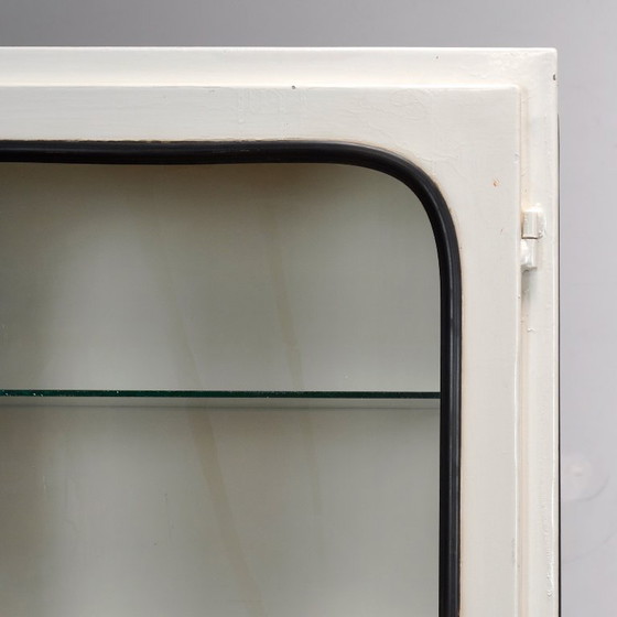 Armoire médicale vintage, années 1970 – Vitrines, Glass, Metal (photo 8 of 9)