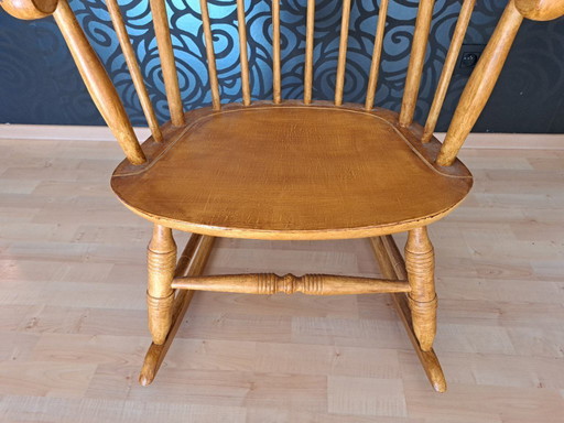 Vintage-Schaukelstuhl aus Holz 1960er Jahre