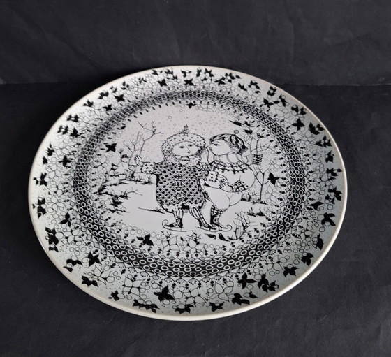 Image 1 of Bjørn Wiinblad voor Rosenthal groot wandbord uit de serie "Four Seasons" model Winter. Gelimiteerde oplage 1979-1980.