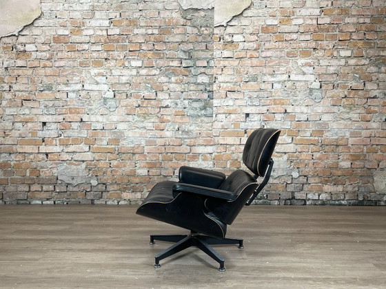 Herman Miller Eames Lounge Chair + Ottoman – Zwart | C. & R. Eames – Stoelen / fauteuils, Leather, Metal (photo 5 of 11)