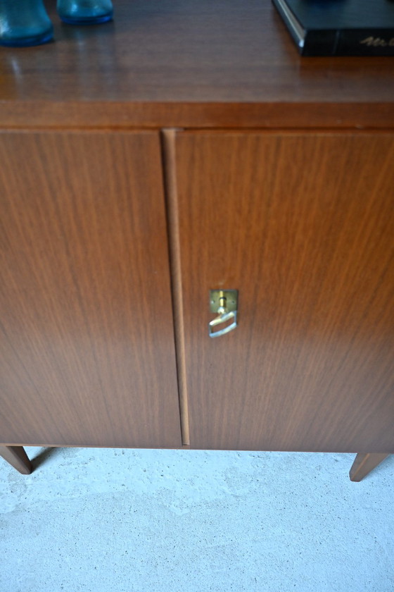 Image 1 of Leuk strak teak fineer kastje uit de jaren 60/70